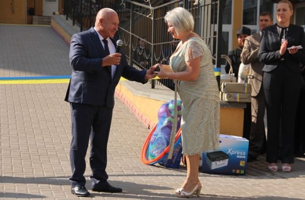 Перший дзвінок і відкриття нової сучасної школи I ступеня в ЖК 'Чайка' Перший дзвінок і відкриття нової сучасної школи I ступеня в ЖК 'Чайка'