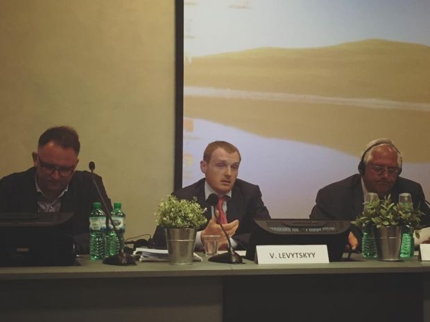 Ініціатором конференції став права рука Клименка / Facebook/Eugene Enin Ініціатором конференції став права рука Клименка / Facebook/Eugene Enin