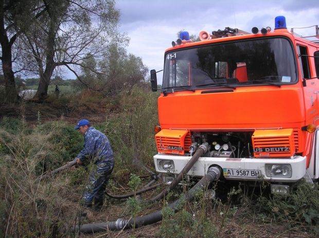 2 вересня 2022 року на Київщині ліквідували п'ять осередків загоряння торфовищ / фото ДСНС 2 вересня 2022 року на Київщині ліквідували п'ять осередків загоряння торфовищ / фото ДСНС