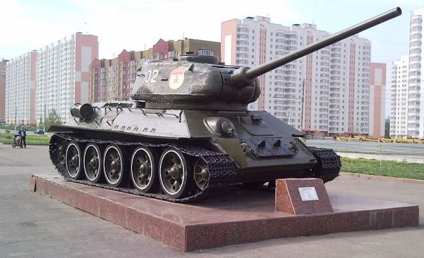 В РФ хотят отправить на фронт танки с постаментов / Zasadko / wikimedia.org