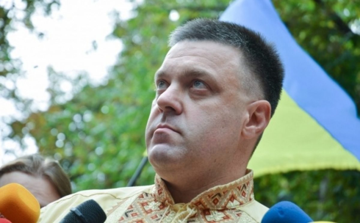 На фронті поранено голову ВО "Свобода" Тягнибока