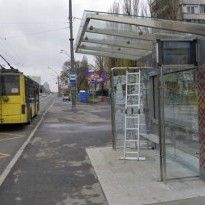 В Киеве установят остановки с Wi-Fi и зарядками для мобильных