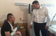 Кличко навестил бойцов НГУ и правоохранителей, которые пострадали в результате теракта возле ВР