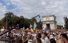В Молдове митингующие потребовали отставки президента и досрочных выборов