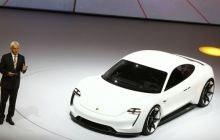 Porsche представила конкурента легендарної Tesla: розгін за 3,5 секунди і 500 км без підзарядки (фото)