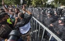 Полиция Венгрии применила слезоточивый газ против мигрантов, прорвавших границу с Сербией (фото, видео)