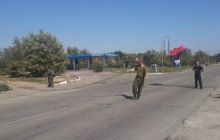 Прикордонники вже почали пропускати вантажівки в Крим через "Каланчак", де утворився великий затор