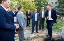Очільникам столичних районів доручили ліквідувати сміттєзвалища та відремонтувати дитячі майданчики