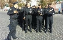 В Харькове принесли присягу около 800 новых патрульных полицейских (фоторепортаж)