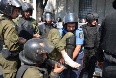 У батальйоні Січ повідомили про затримання пособника свободівця, який кинув гранату у бійців Нацгвардії