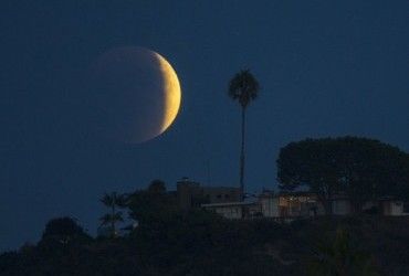 Завтра українці побачать рідкісний феномен сяйва да Вінчі: що це і як спостерігати