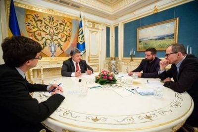 Порошенко / facebook.com/ojcarroll