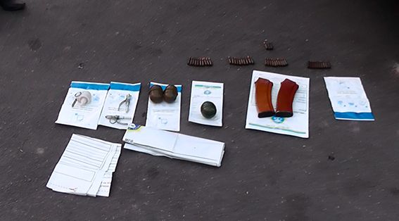 Біля супермаркету в Миколаєві затримано військового з гранатою в руках Біля супермаркету в Миколаєві затримано військового з гранатою в руках