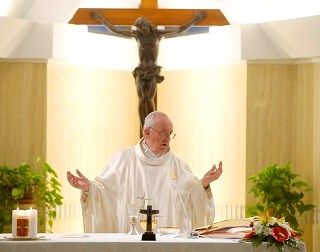 Папа Франциск на Мессе в часовне Дома Святой Марфы - OSS_ROM