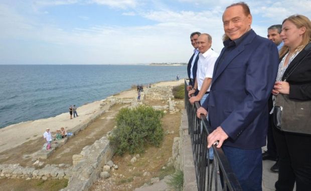 За посещение Крыма на Берлускони открыли уголовное производство / The Moscow Times