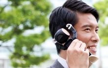 Sharp представил смартфон в виде небольшого робота