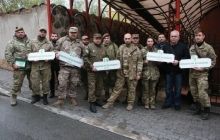 Добровольці "перейменували" київську вулицю, де розташовується консульство Росії