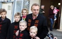 "Самопоміч" заявляє про перемогу Садового на виборах мера Львова, "Свобода" каже про маніпуляції
