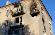 У Сватовому після вибухів пошкоджено десятки будинків, жителі ховаються у підвалах (фоторепортаж)