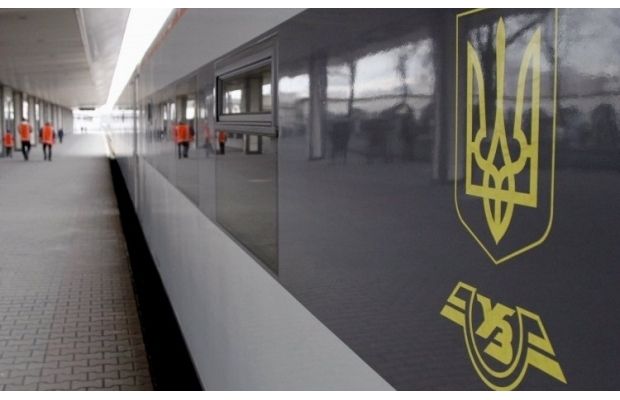 УЗ збільшила кількість додаткових поїздів до Великодня