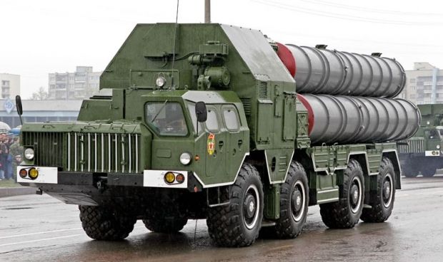 В Мариуполе увидели тягачи с пусковыми установками С300 / фото army-news.ru