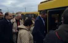 Кличко проехался с киевлянами новым автобусным маршрутом с Троещины до ж/д вокзала