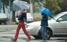 Завтра в Киеве ожидаются сильные порывы ветра: жителям столицы рекомендуют не выходить на улицу