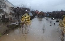 Паводок на Закарпатье: подтопленными остаются 37 домов