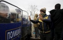 Мигранты устроили на границе Македонии драку с полицией
