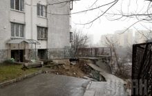 В пострадавший из-за обвала подпорной стены дом на Краснозвездном проспекте подали воду