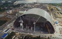 Безпілотник зняв на відео будівництво нового саркофага над руїнами енергоблока в Чорнобилі