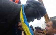 Мэр Глухова отомстил Ленину за вынужденную эмиграцию предков