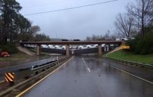 Порив вітру повалив кілька вагонів поїзда з мосту в Техасі - ЗМІ