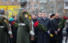 Poroshenko declares 2016 year of remembrance of liquidators, victims of Chernobyl disaster