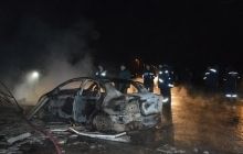 У Дніпропетровську вночі сталася пожежа на АЗС, згоріли два автомобілі (фото, відео)