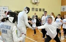 Президент МОК Бах разом з українськими чемпіонами провів фехтувальний майстер-клаc