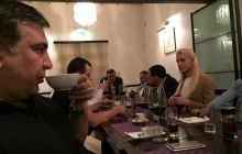 Обнародованы фото "заседания" Саакашвили и нардепов в дорогом японском ресторане