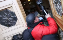 "Ви гранату хочете чи що?": Єгор Соболєв погрожував охороні Ради (відео)