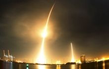Багаторазовий ступінь Falcon-9 вперше в історії успішно повернувся на Землю
