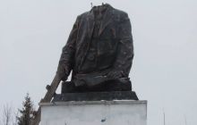 В Харьковской области снесен очередной памятник Ленину
