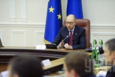 Яценюк призвал банкиров продумать программу кредитования бизнеса