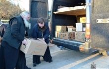 Священники УПЦ передают украинским военным гуманитарные грузы и подарки к праздникам (укр.)