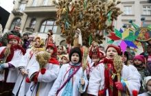 У центрі Львова встановили Різдвяний Дідух (фотогалерея)