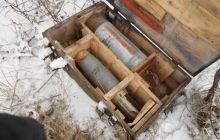 Під Донецьком знайшли арсенал бойовиків із гранатометами, танковими снарядами та патронами (фото)