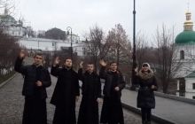 Семінаристи КДАіС підготували зворушливе привітання з Різдвом для нечуючих (відео)