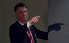 Тренер "Манчестер Юнайтед" Луи ван Гаал обозвал журналиста толстяком (видео)