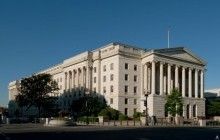 Восемь человек госпитализированы из здания Конгресса США из-за токсического вещества