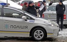 У Києві під час демонтажу комунальниками вивіски магазину його власник влаштував стрілянину - поліція