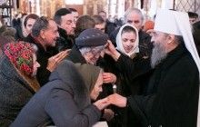 Митрополит Онуфрий в Киево-Печерской лавре помолился за мир в Украине