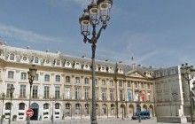 У центрі Парижа горить один з найрозкішніших готелів світу